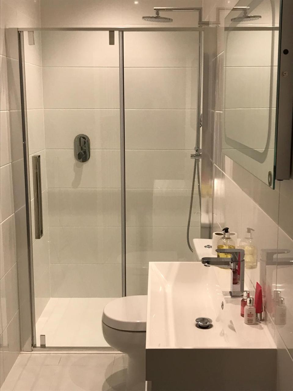 Pensjonat Borough Court Hook  Zewnętrze zdjęcie